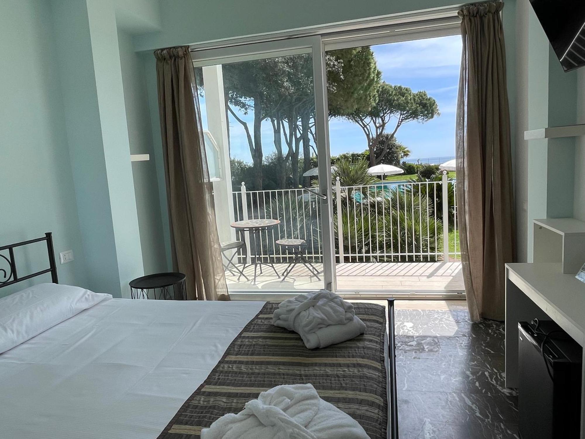 Capo Circeo Beach Resort Spa Fronte Mare サン・フェリーチェ・チルチェーオ エクステリア 写真