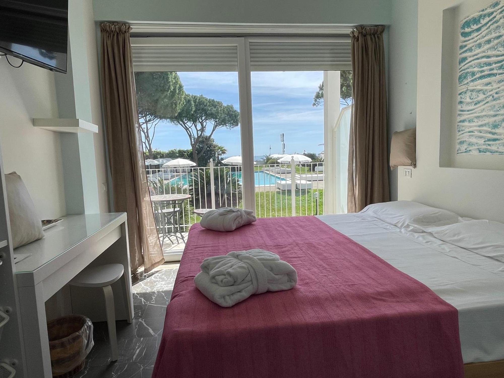 Capo Circeo Beach Resort Spa Fronte Mare サン・フェリーチェ・チルチェーオ エクステリア 写真